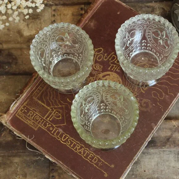 Vintage 1990s Anthropologie Cut Glass Candle Holders, Fleur De Lis Pattern, Set - Picture 9 of 10